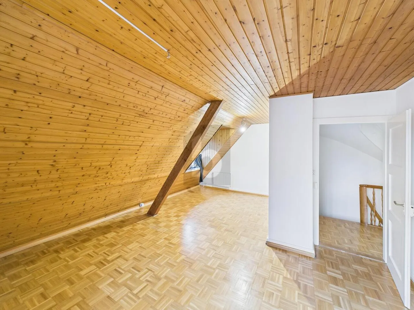 FAMILIENTRAUM MIT GROSSER TERRASSE UND GARTEN - Foto 5 von 6