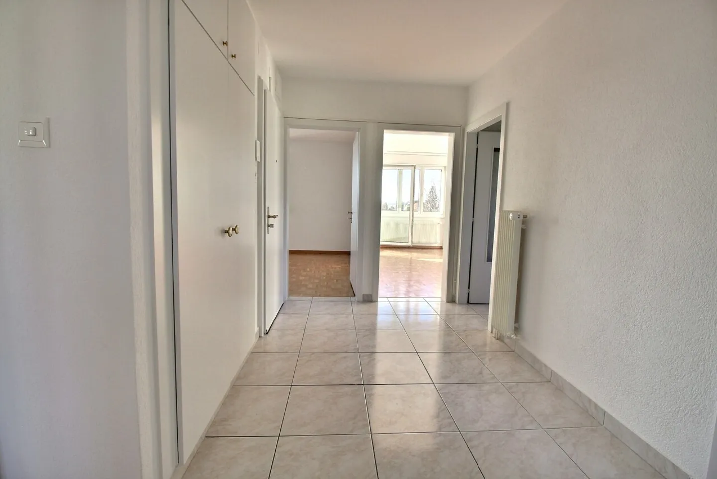 Bel appartement lumineux dans un bon emplacement - Photo 2 sur 9