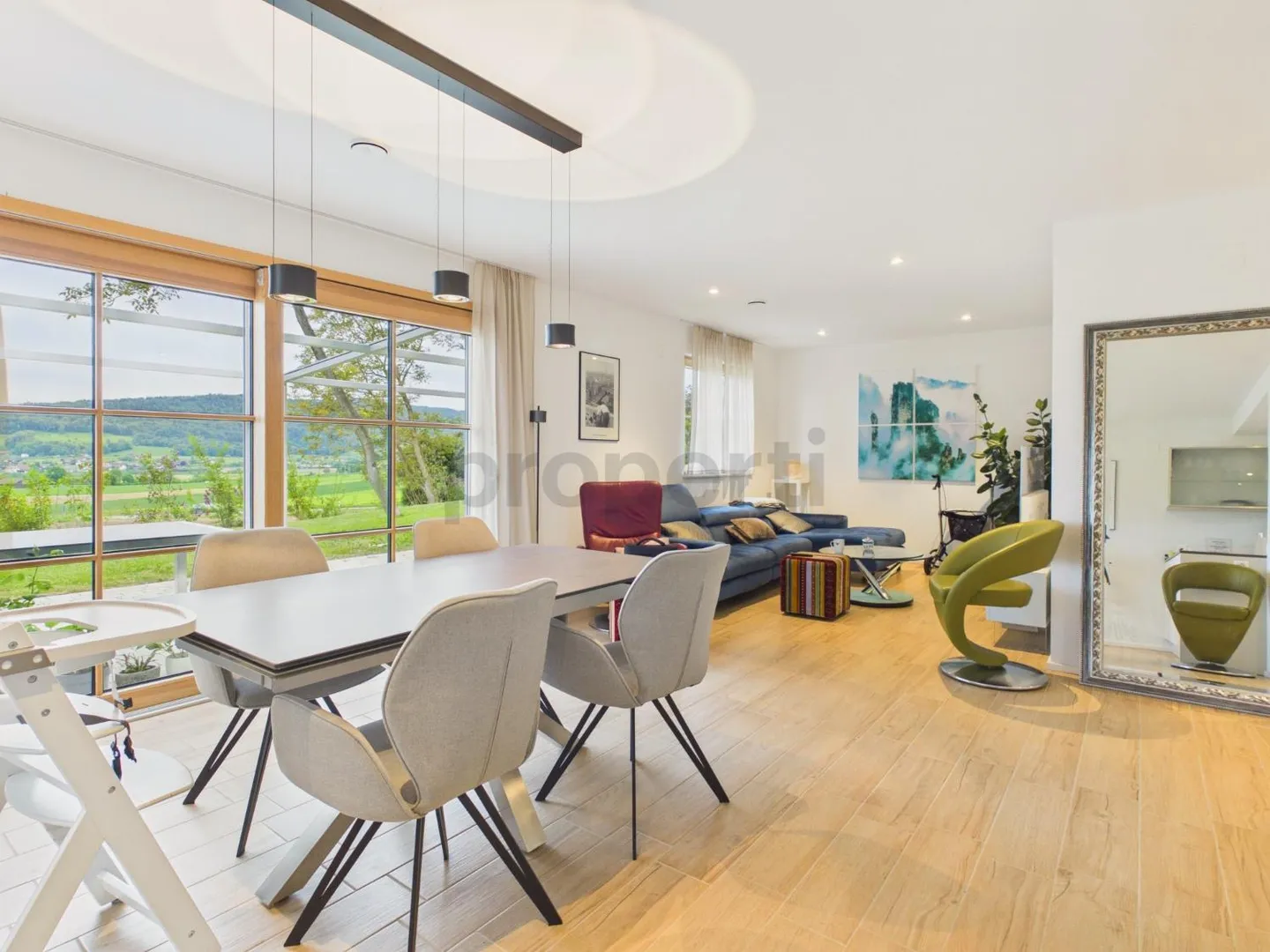 Neues Familienhaus mit Garten - Foto 1 von 13