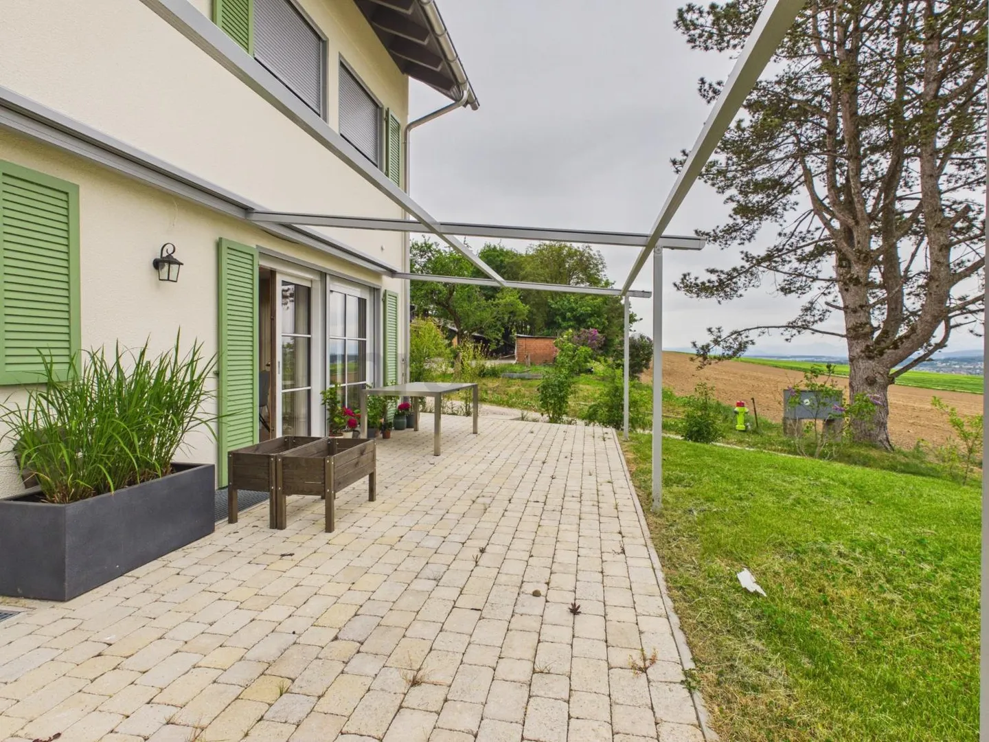 Neues Familienhaus mit Garten - Foto 5 von 13