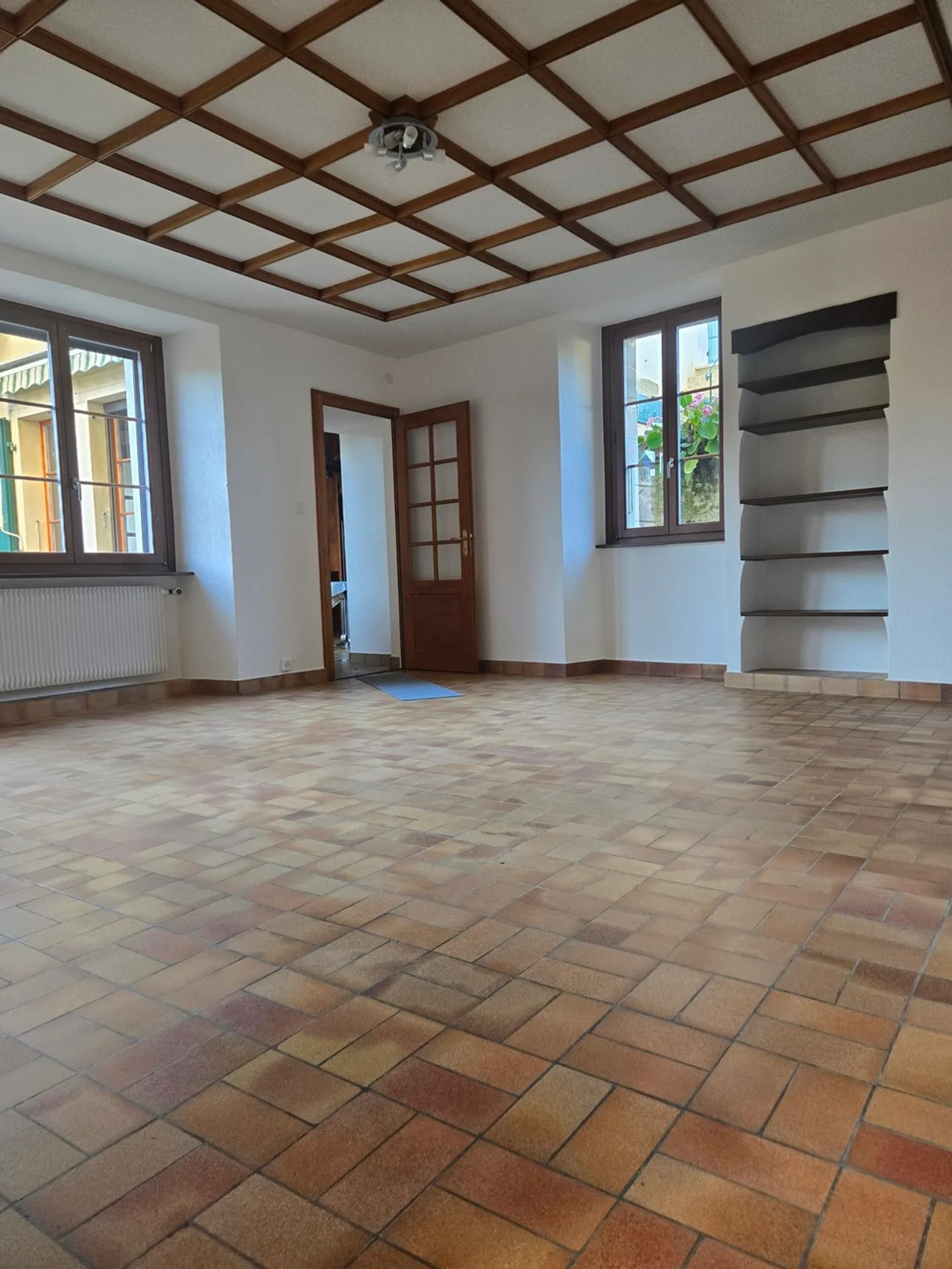 Village house with courtyard and terraces in Bourdigny - Photo 3 of 23