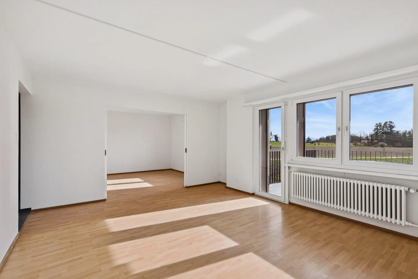 Appartamento soleggiato con grande terrazza e vista panoramica in posizione privilegiata - Foto 6 di 10