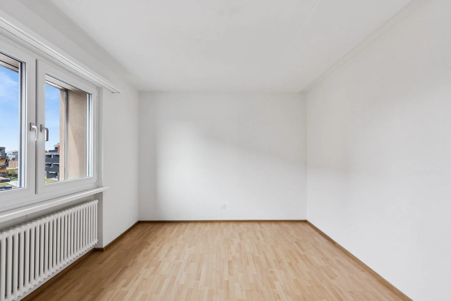 Appartamento soleggiato con grande terrazza e vista panoramica in posizione privilegiata - Foto 7 di 10