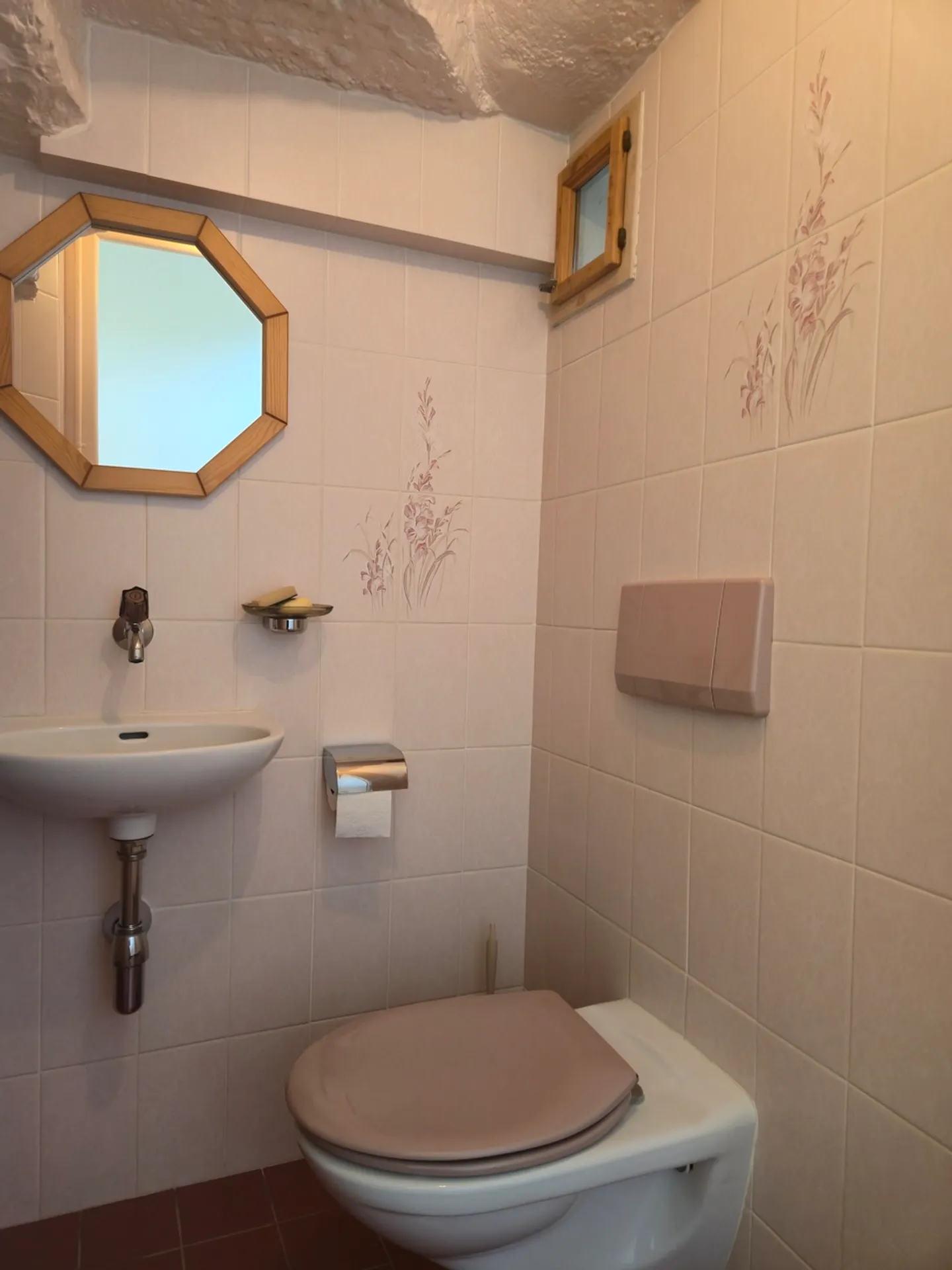 Village house with courtyard and terraces in Bourdigny - Photo 10 of 23