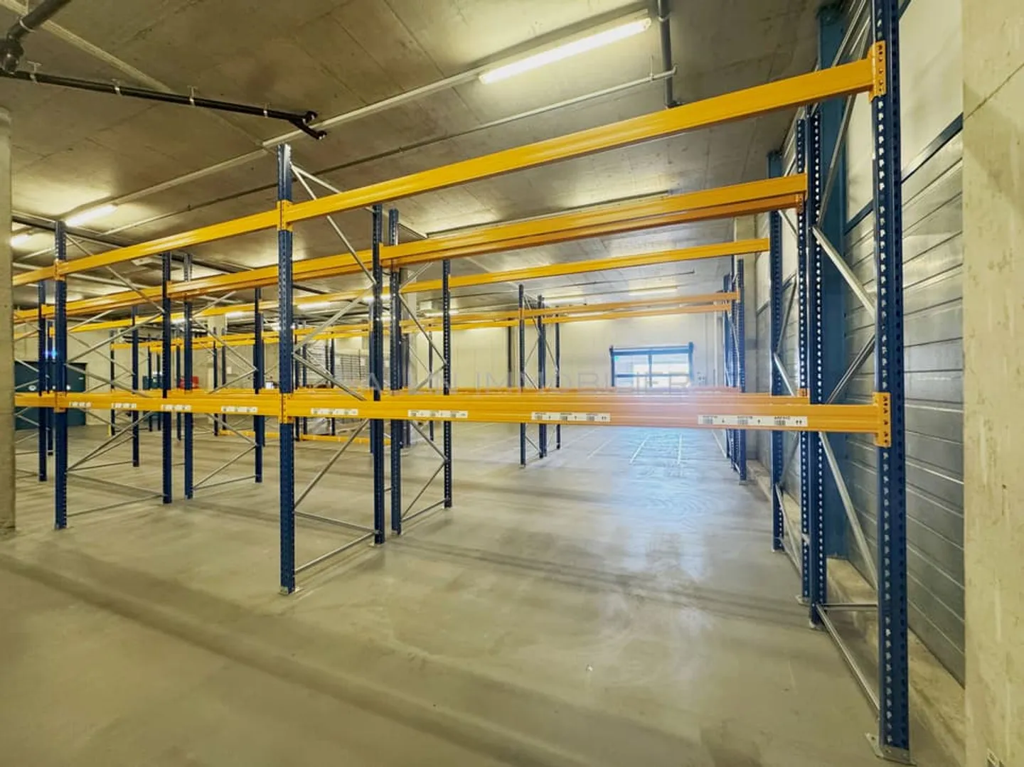 Lagerhalle von ca. 620 m², Ladebereich mit Hebebühne - Foto 7 von 12