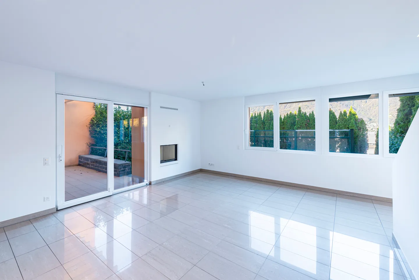 Charming Family Home in Vezia - Photo 4 of 17