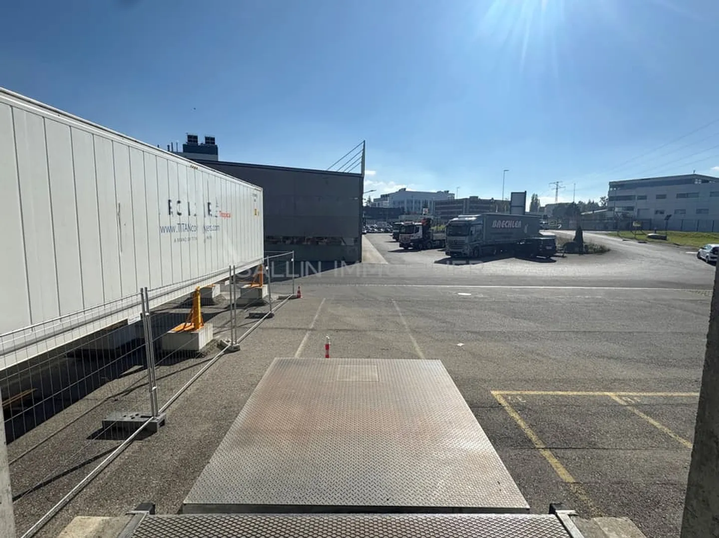 Lagerhalle von ca. 620 m², Ladebereich mit Hebebühne - Foto 10 von 12