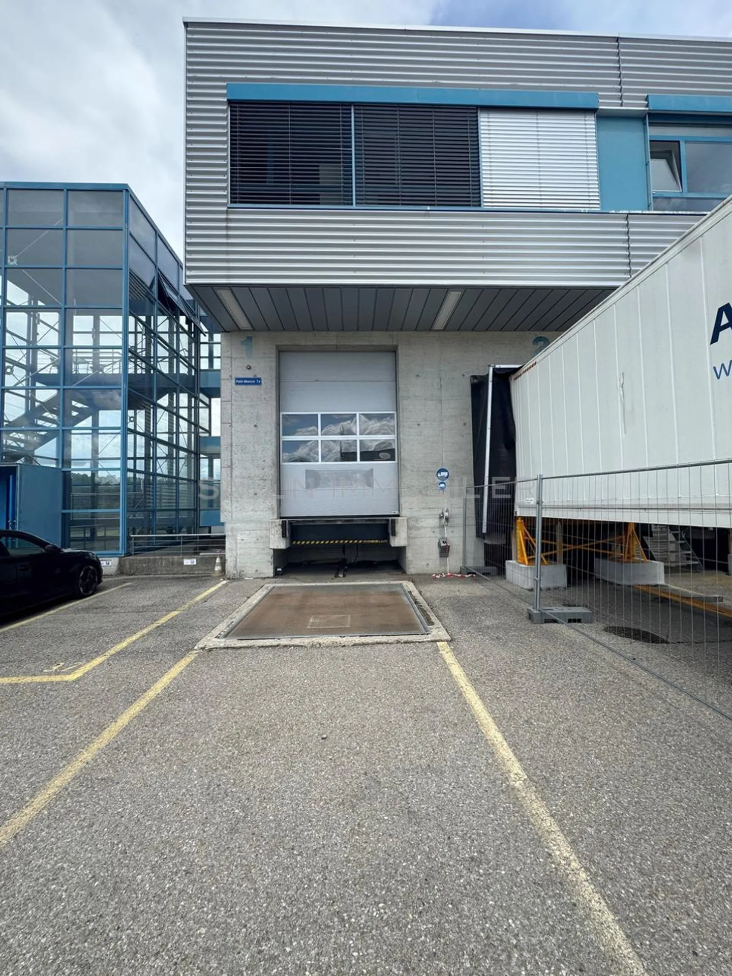 Lagerhalle von ca. 620 m², Ladebereich mit Hebebühne - Foto 11 von 12