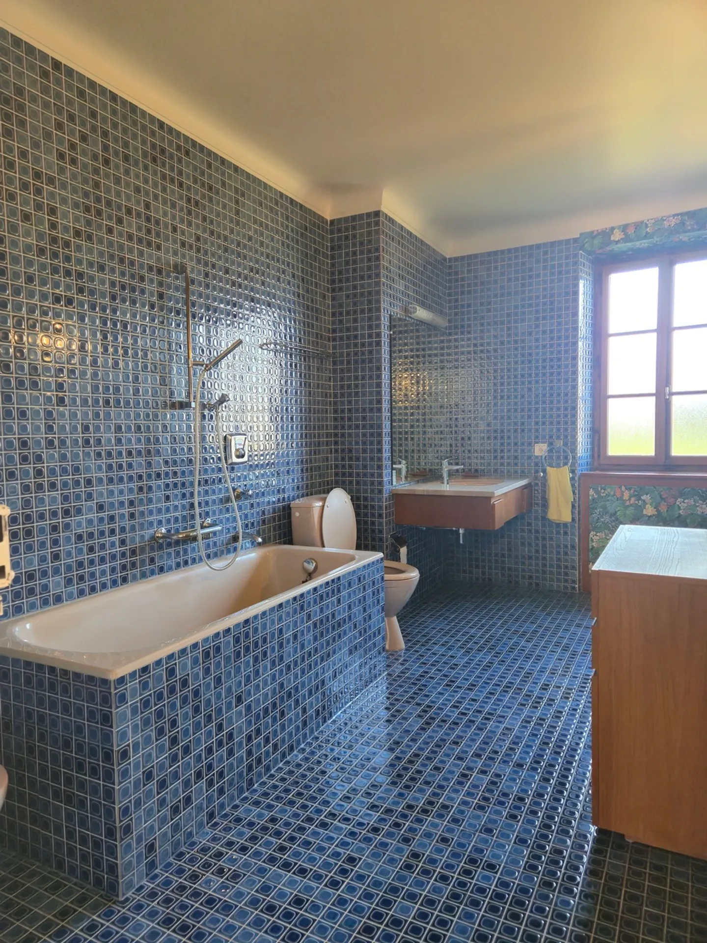 Village house with courtyard and terraces in Bourdigny - Photo 18 of 23