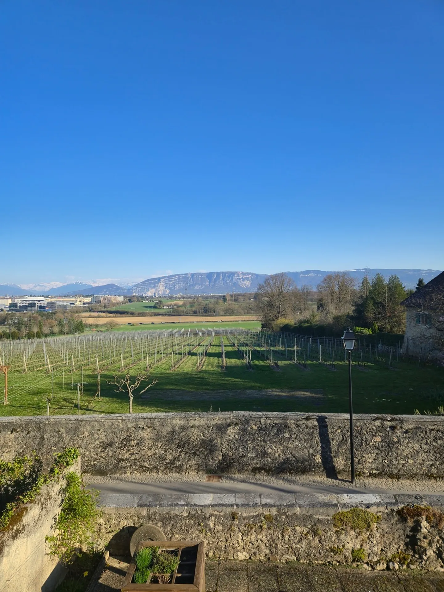 Village house with courtyard and terraces in Bourdigny - Photo 22 of 23