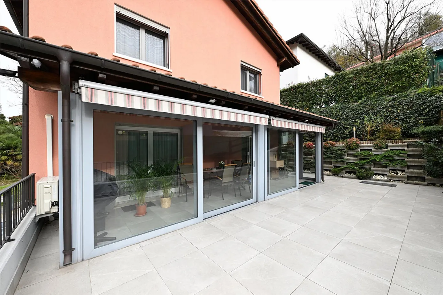 VENDESI CASA BIFAMILIARE GEMELLA CON TERRAZZA - Foto 1 di 16