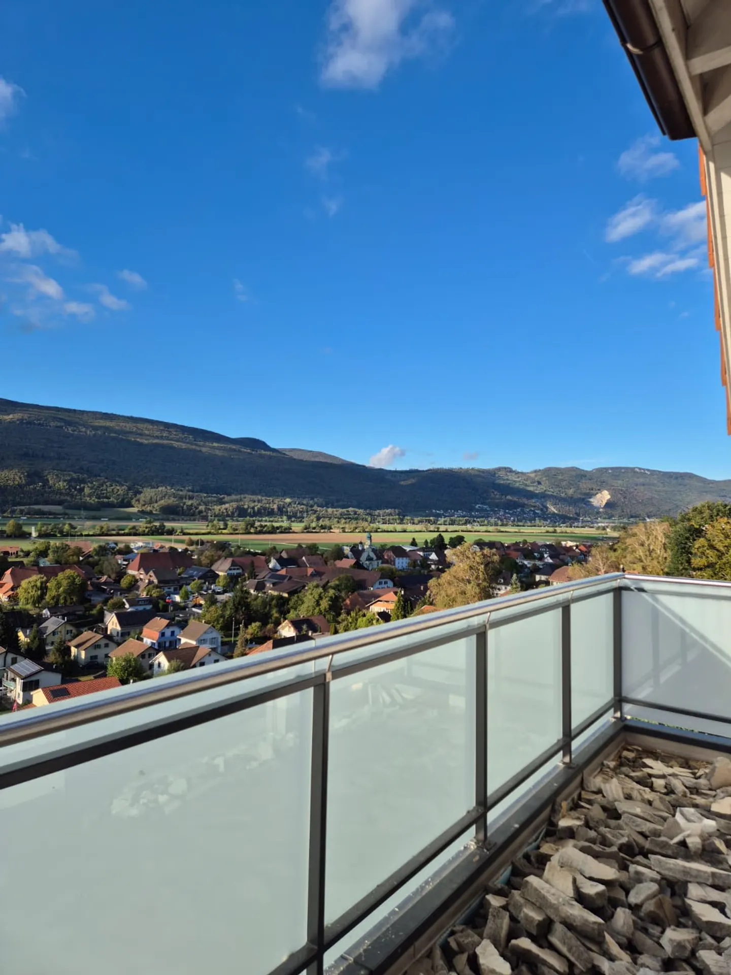 Stilvolle Wohnung mit atemberaubenden Ausblicken - Foto 4 von 21