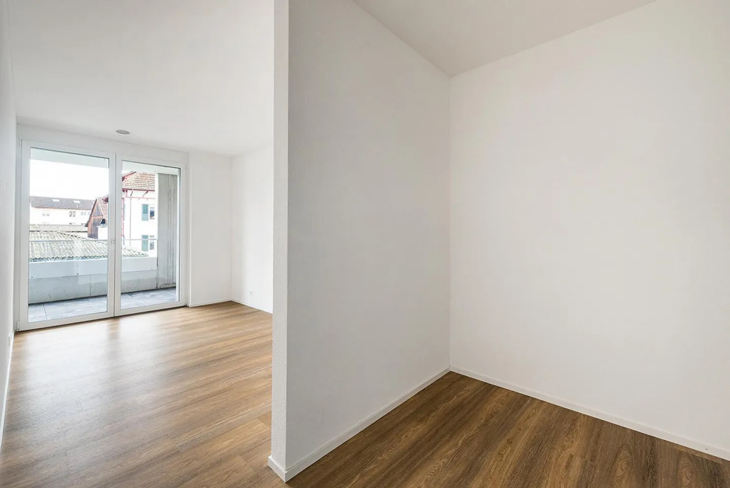Appartement moderne de 2,5 pièces avec terrasse - Photo 6 sur 10