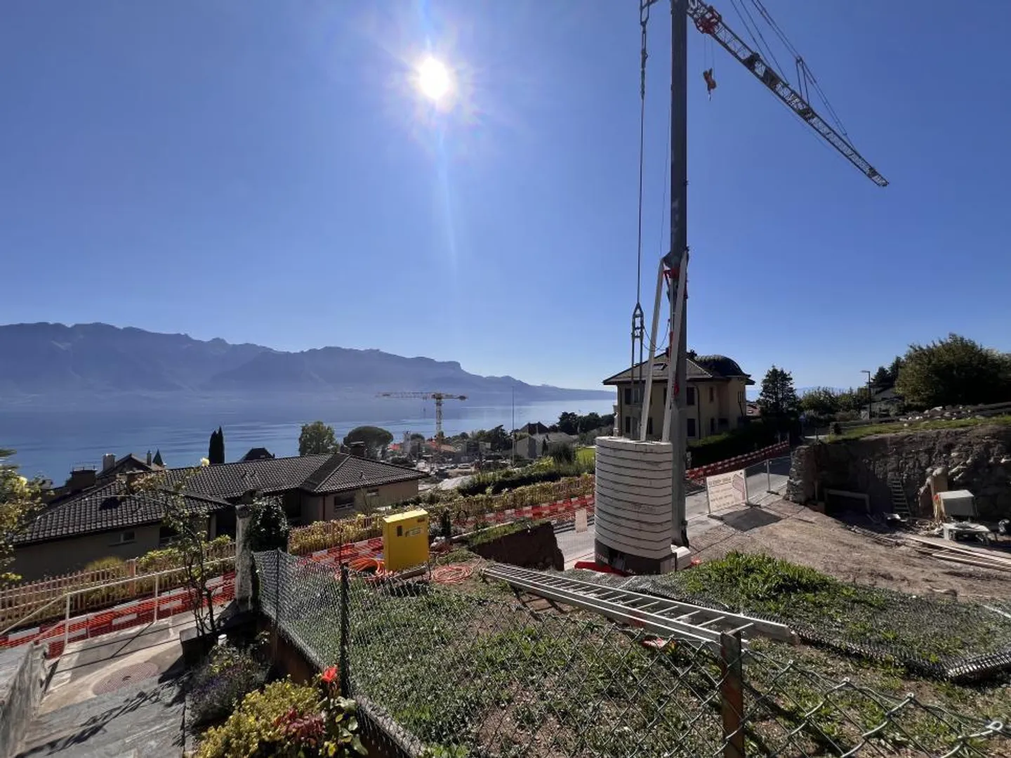 VISTA IMBATTIBILE DUE PASSI DAL LAGO - Foto 1 di 12