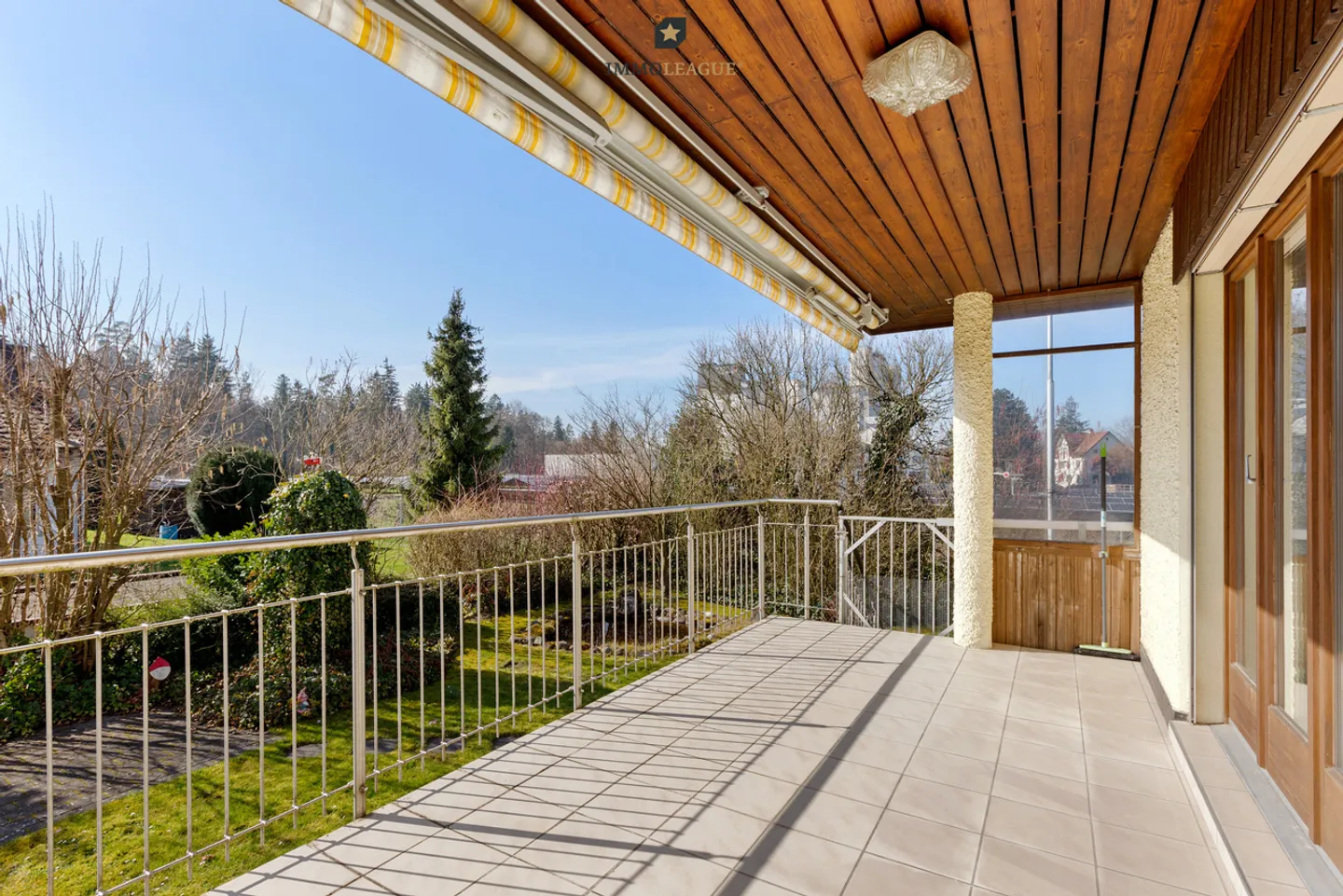 Detached single-family house with large grounds. - Photo 5 of 11