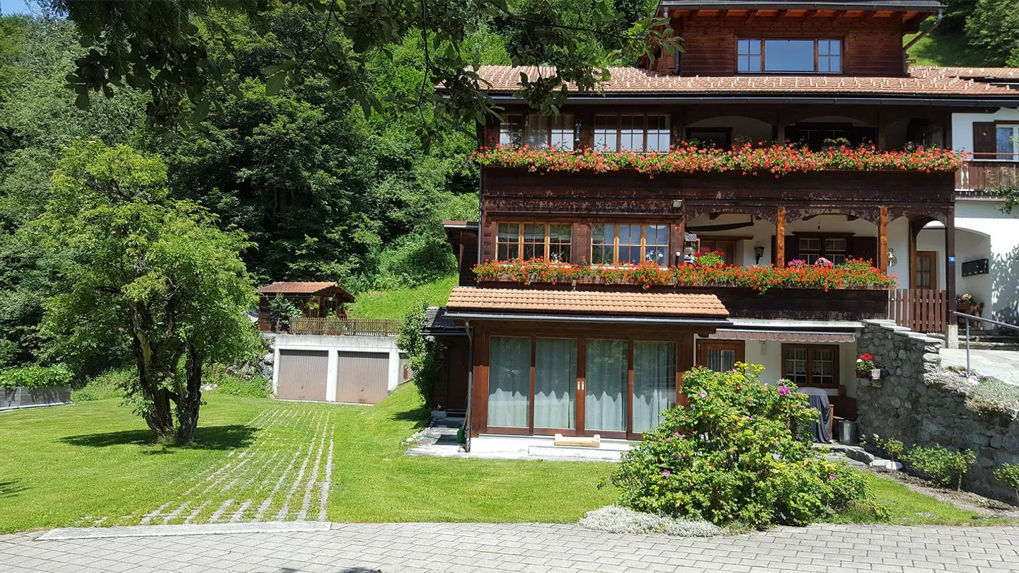 Appartamento di 4 stanze vicino alla Madrisabahn - Foto 1 di 16