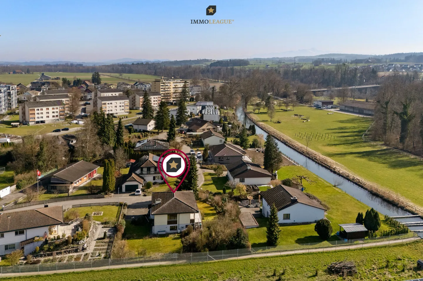 Detached single-family house with large grounds. - Photo 9 of 11