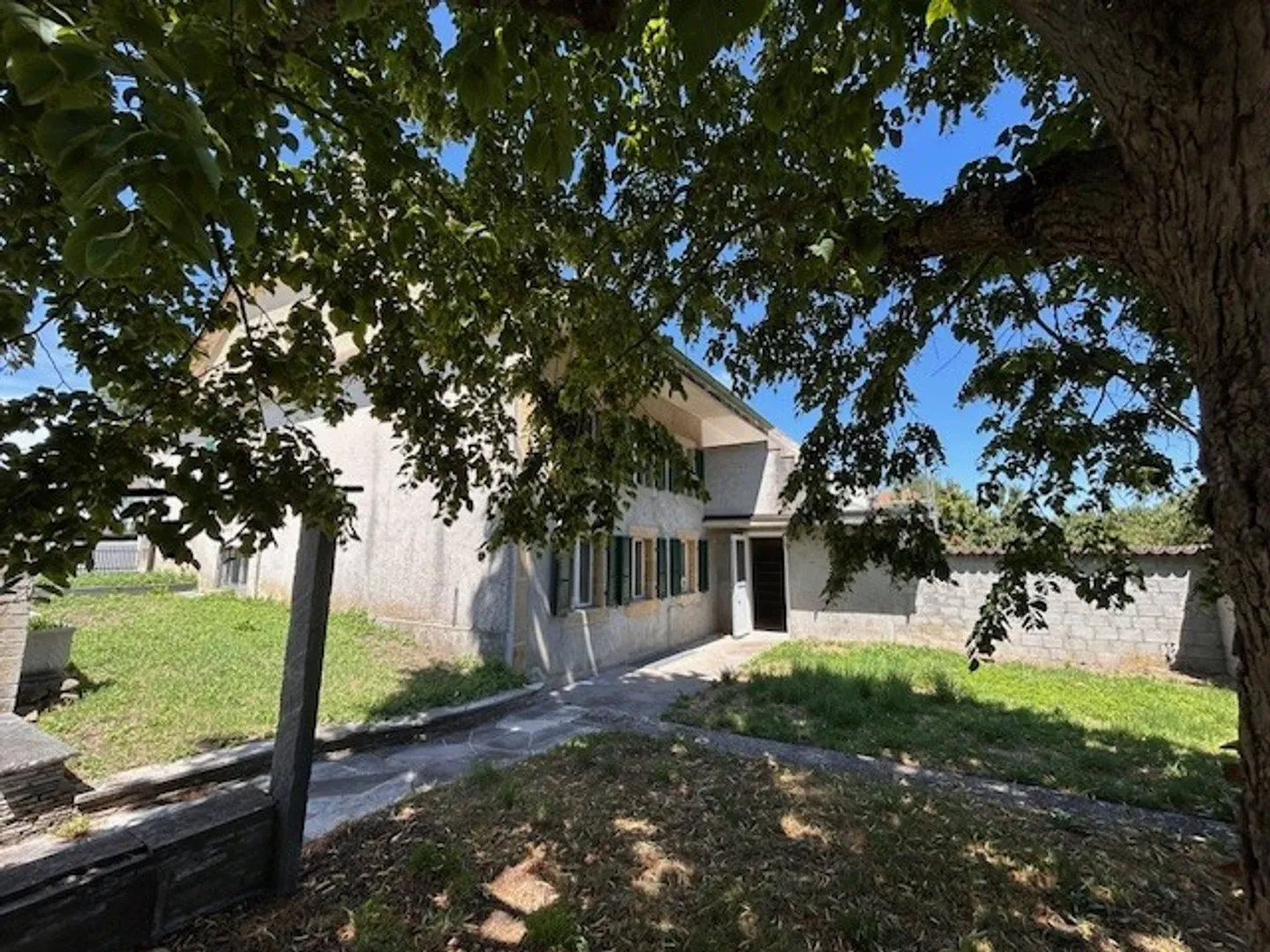 Charming duplex with 5.5 rooms - Photo 1 of 13