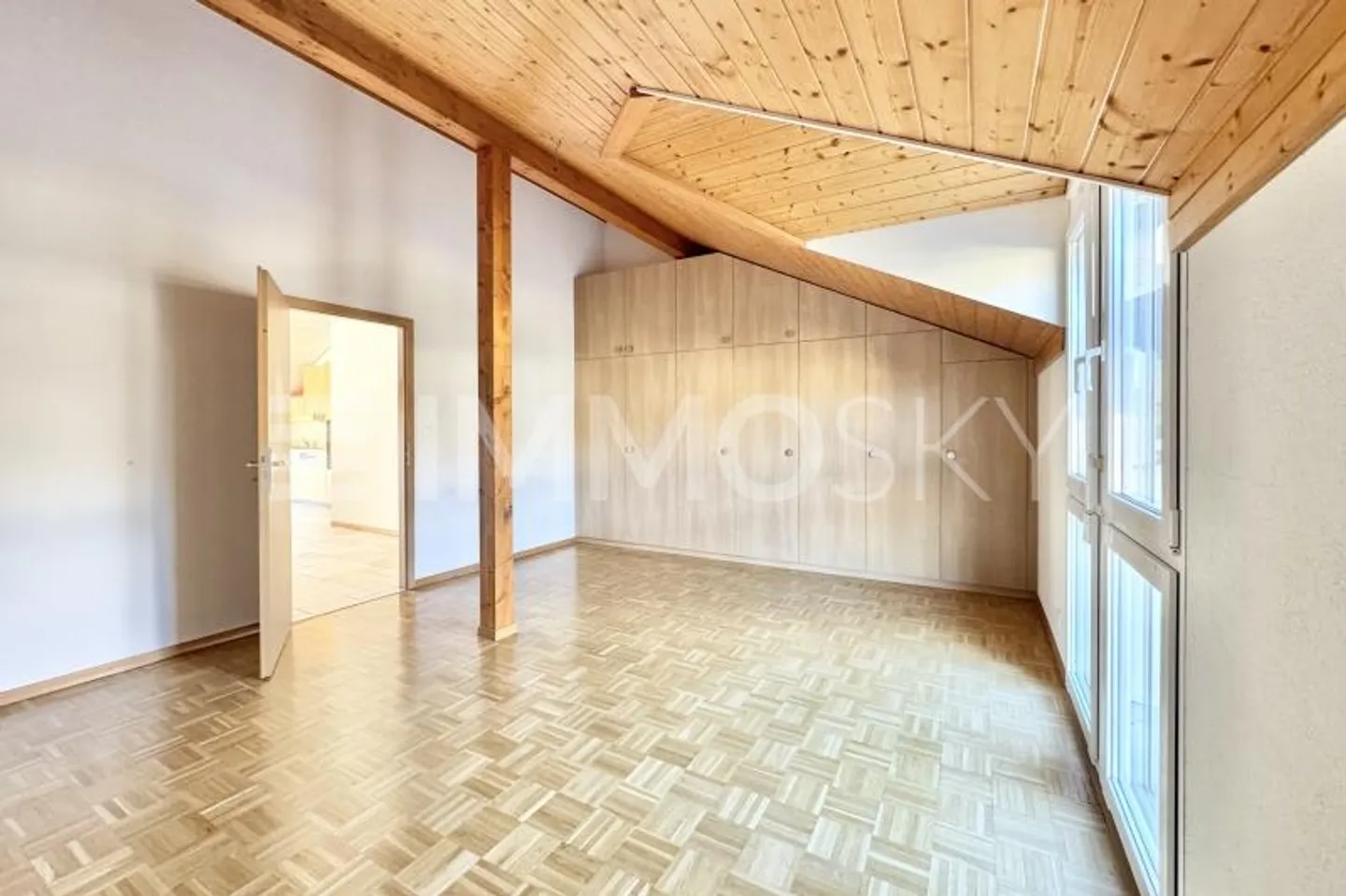 TOO LATE ALREADY RESERVED - 4.5 Room Apartment - Photo 3 of 6