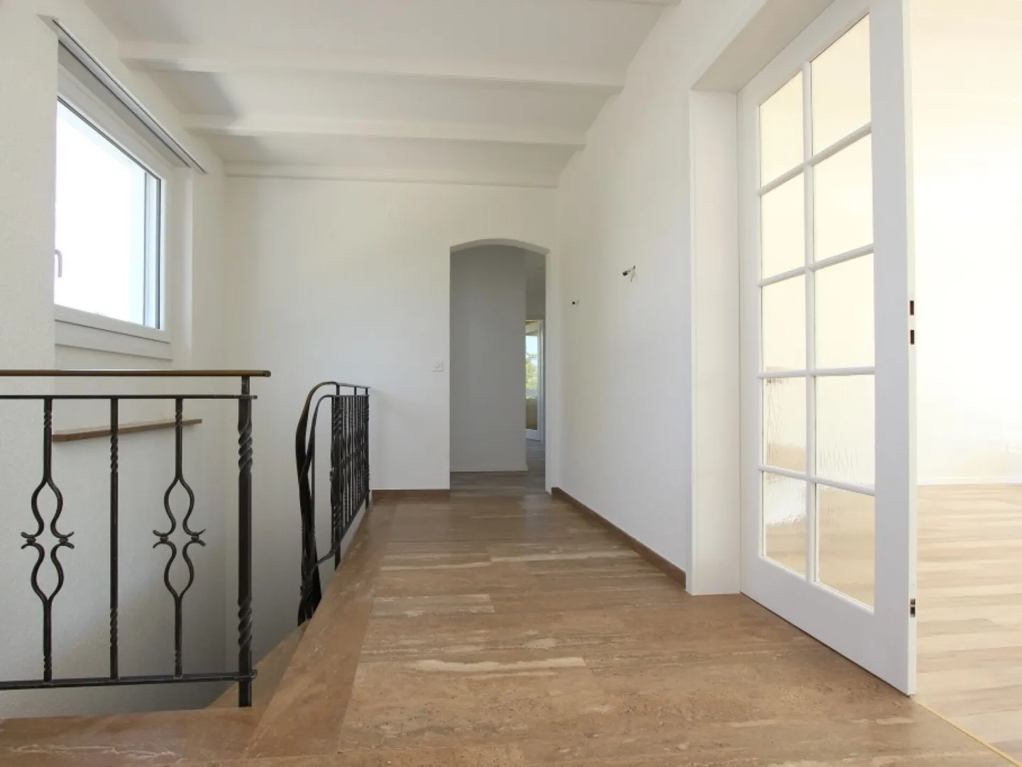 Casa unifamiliare in stile bungalow con grande giardino - Foto 3 di 11