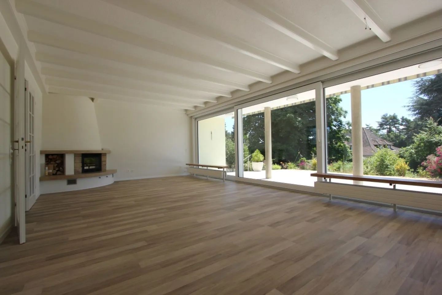 Casa unifamiliare in stile bungalow con grande giardino - Foto 5 di 11
