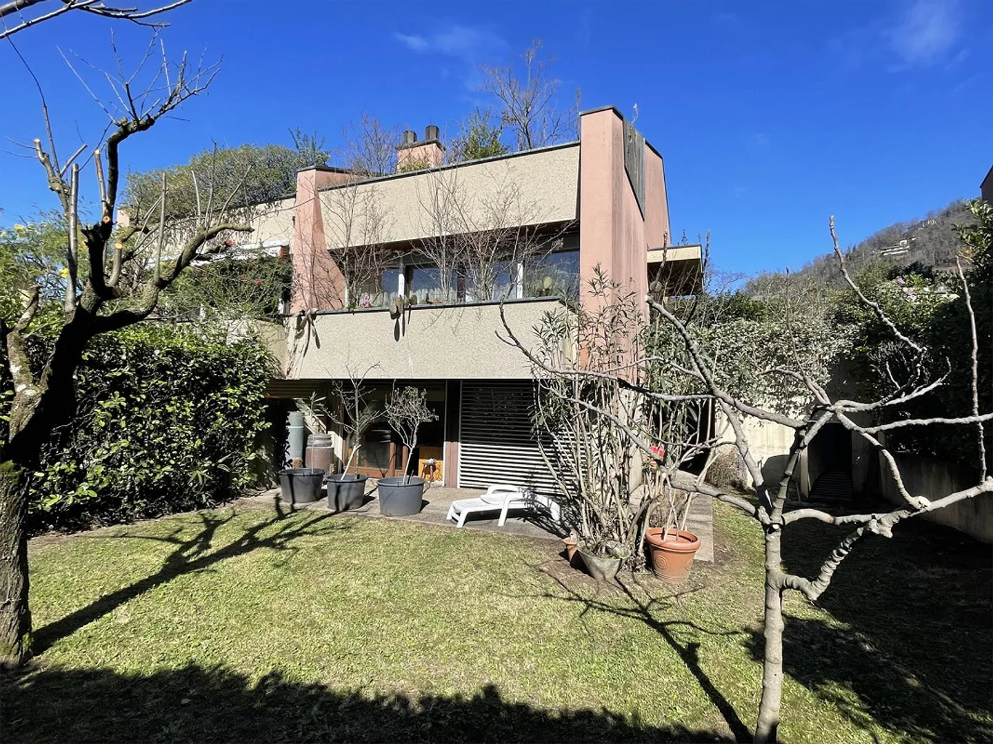 AMPIA CASA GEMELLA 5.5 CON GIARDINO - Foto 1 di 9