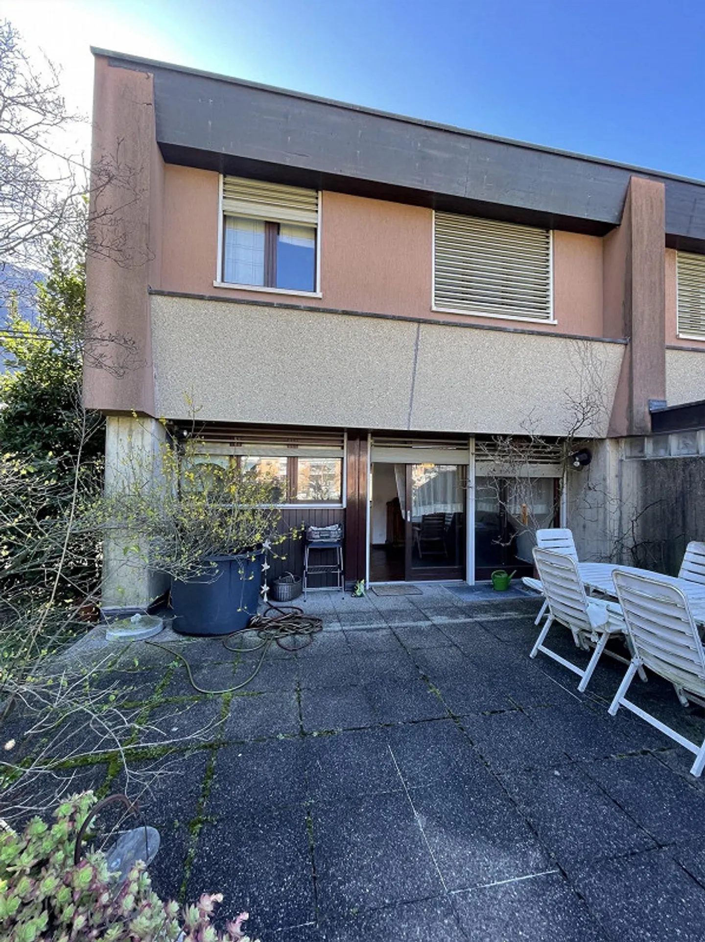 AMPIA CASA GEMELLA 5.5 CON GIARDINO - Foto 6 di 9