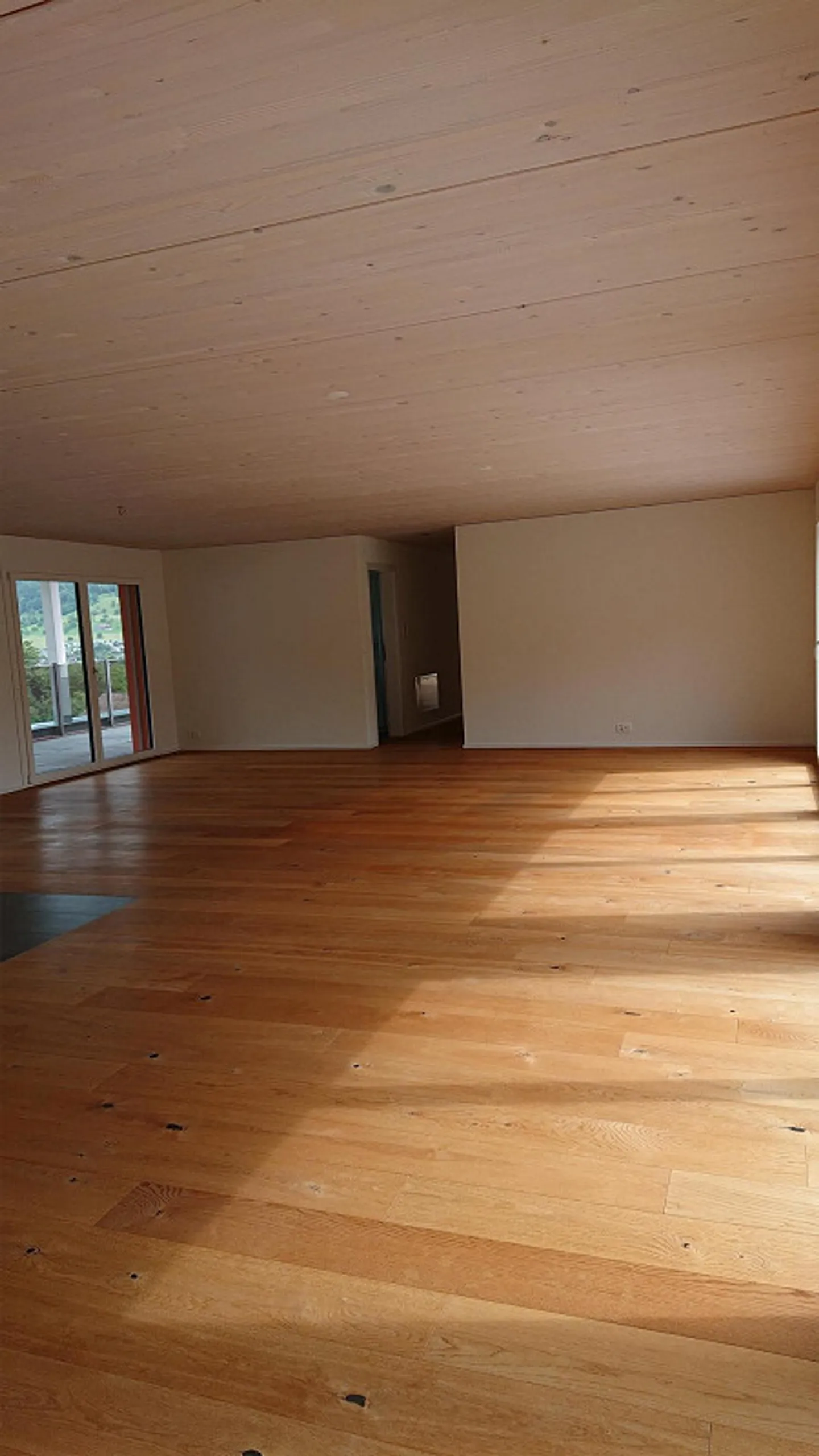 Emplacement de circulation optimal, attrayant, inondé de lumière - Photo 8 sur 22