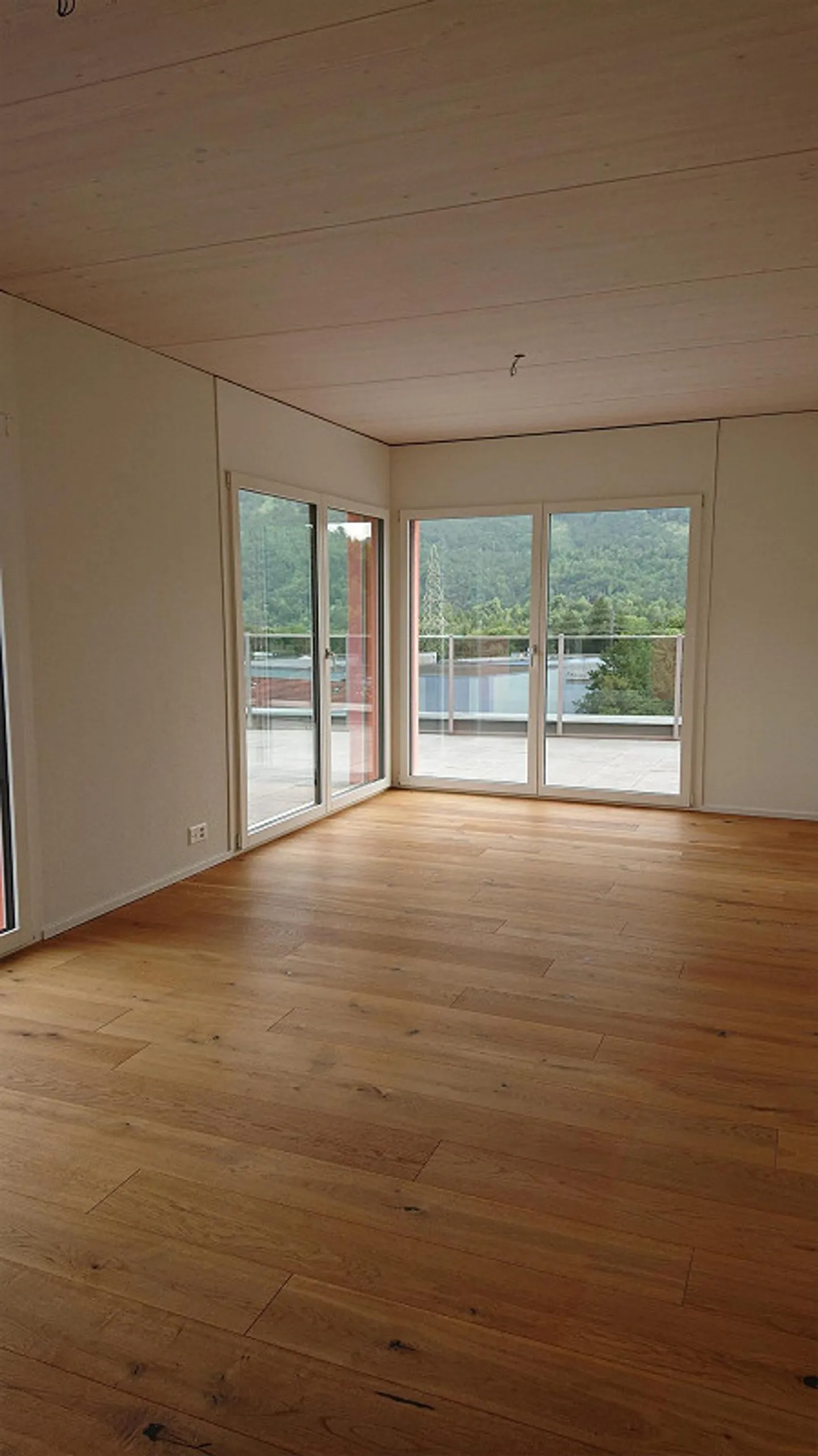 Emplacement de circulation optimal, attrayant, inondé de lumière - Photo 12 sur 22