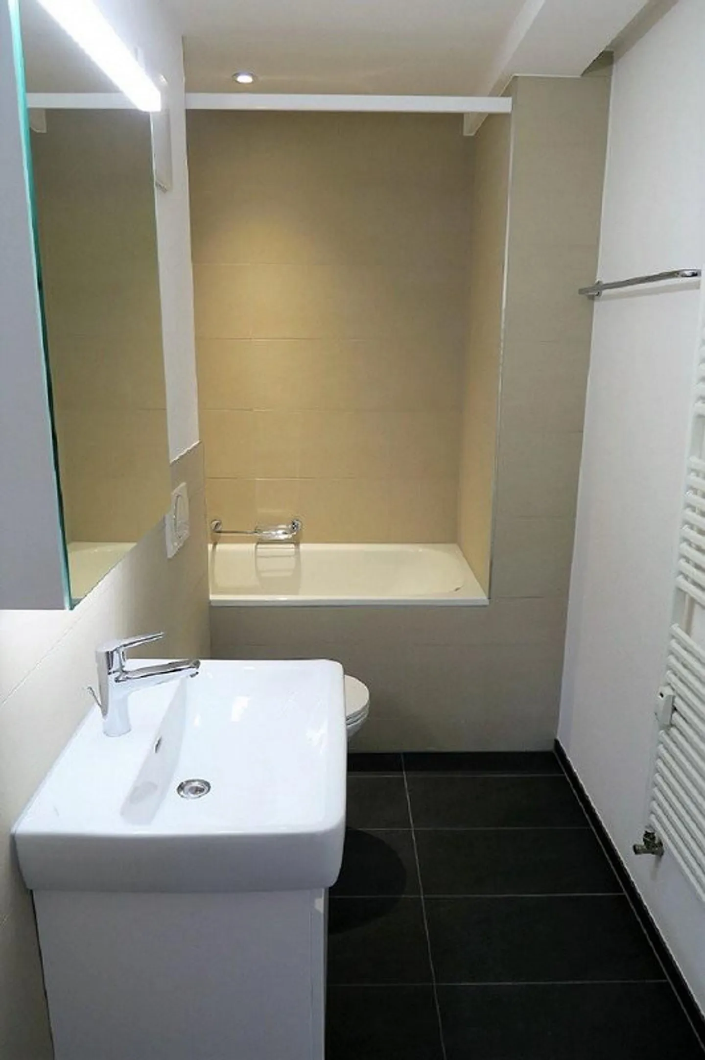 Appartamento attico originale e moderno con sala galleria - Foto 4 di 12