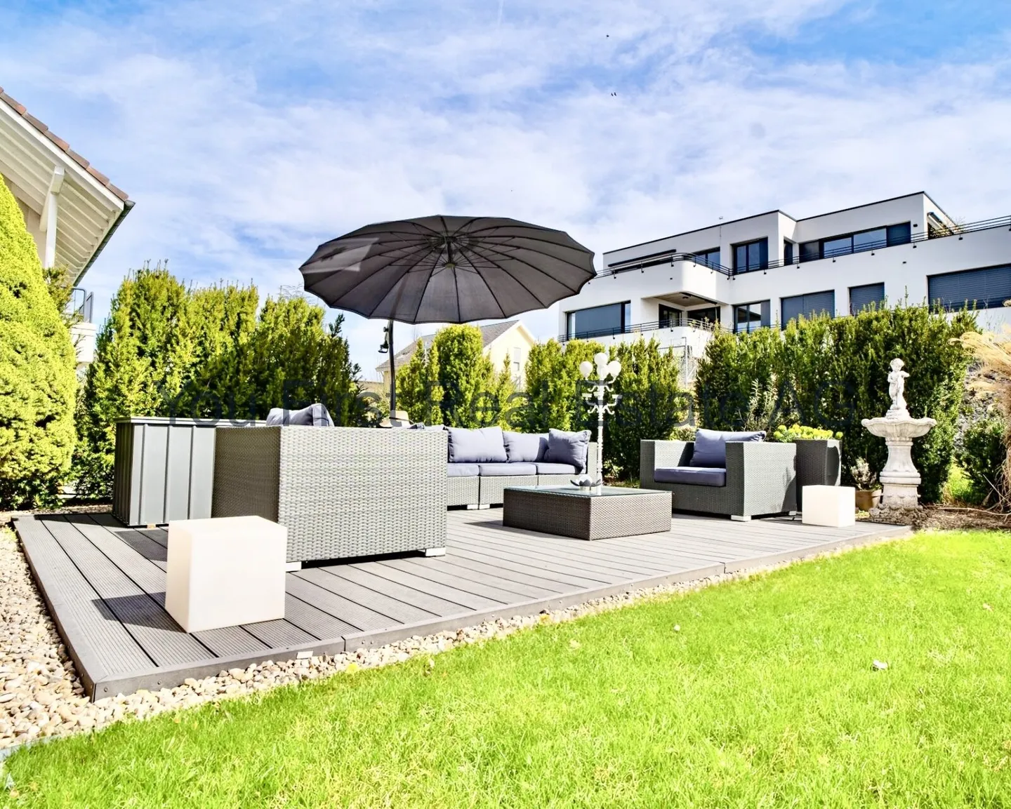 Single house for sale - Photo 2 of 12