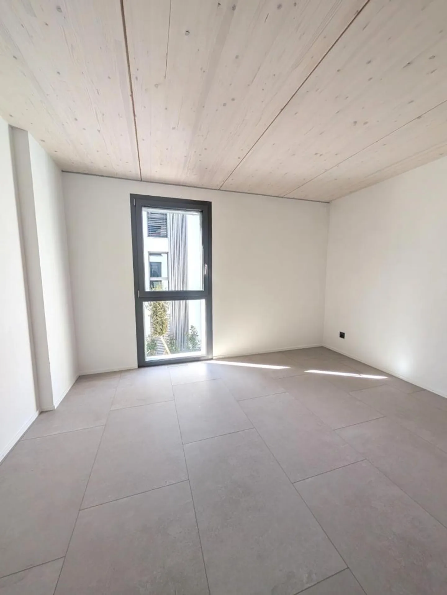 3.5 Room Apartment - Photo 4 of 5