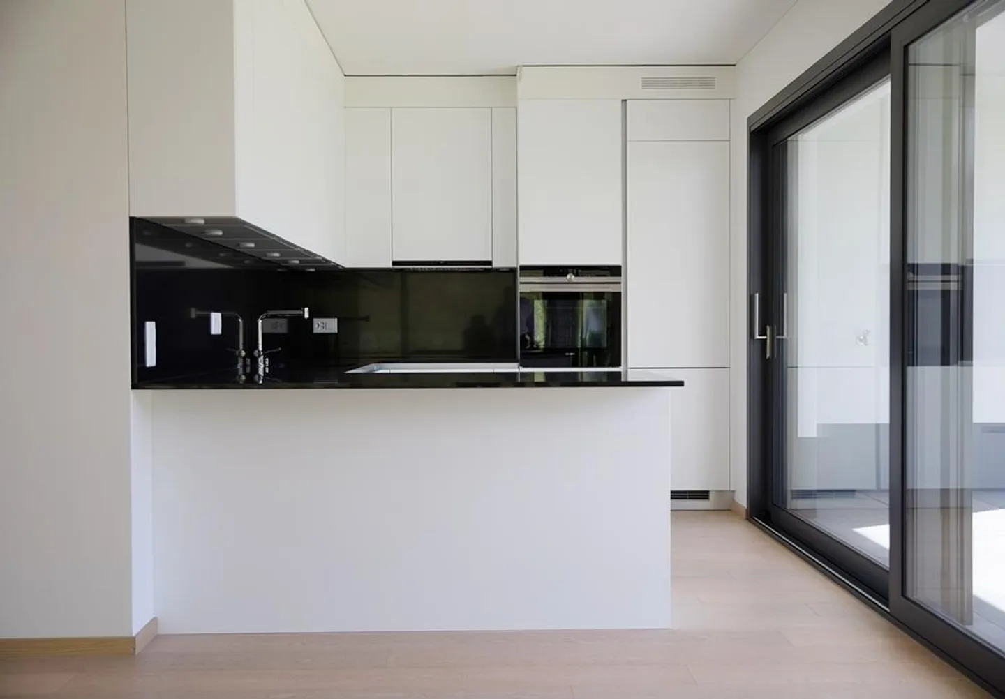Montagnola, geräumige und moderne 4.5-Zimmer-Wohnung mit privatem Garten - Foto 5 von 20