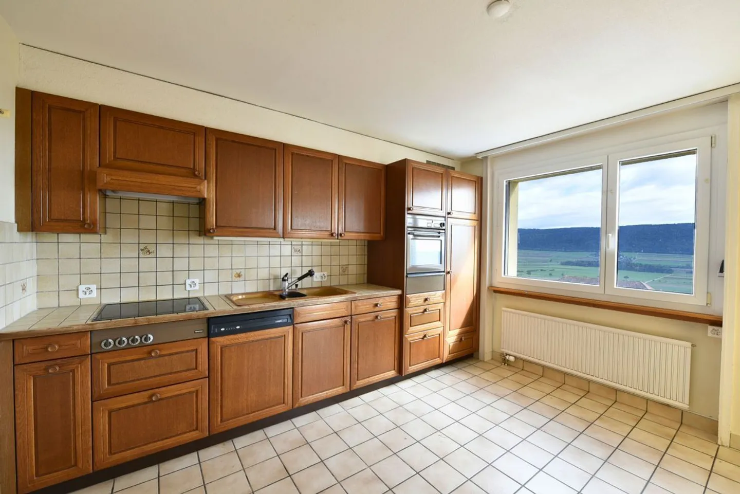 Helle 4,5-Zimmer-Wohnung mit Balkon und Parkplatz - Foto 1 von 6