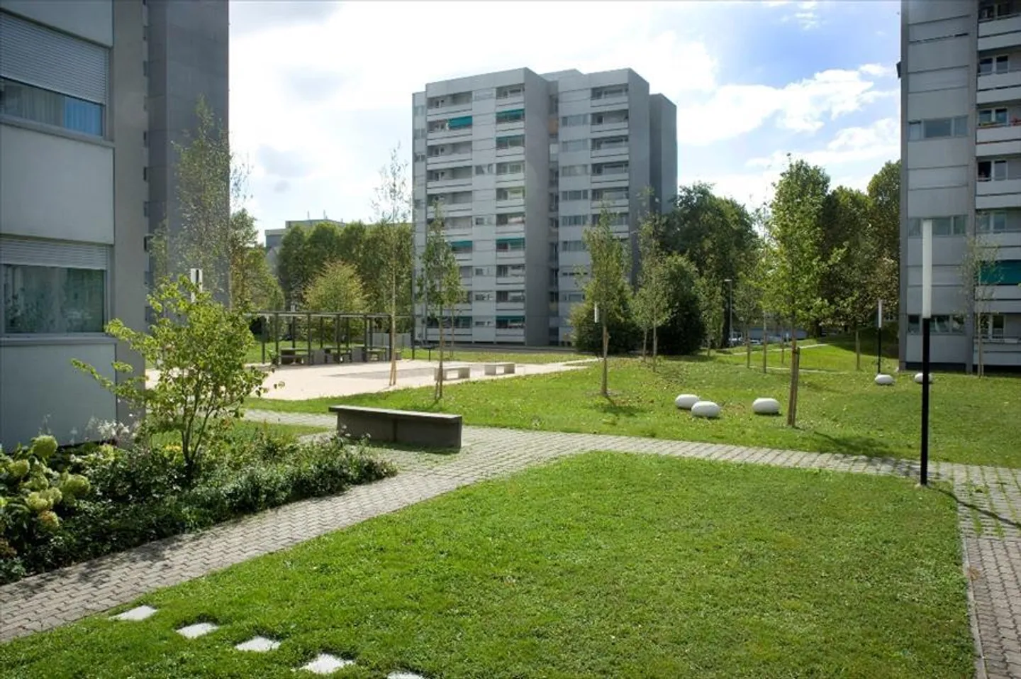 Vivre près de la piscine Eglisee et de la gare Badischer! - Photo 1 sur 5