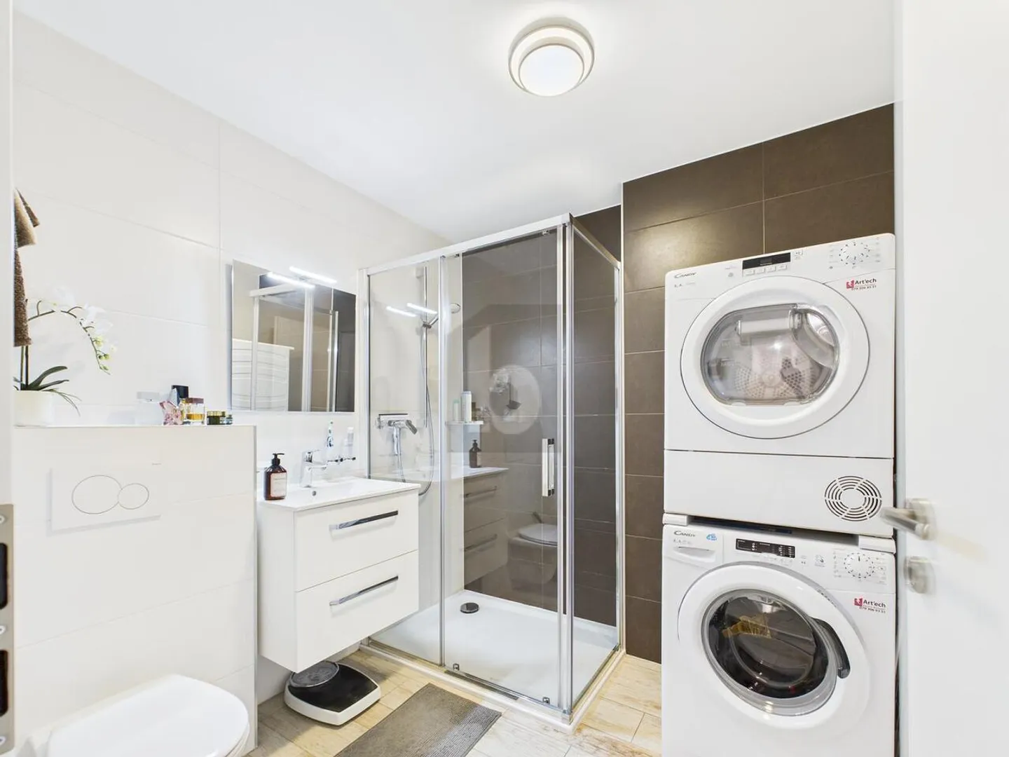 STANDARD MINERGIE IN EINEM RUHIGEN VIERTEL - Foto 4 von 6