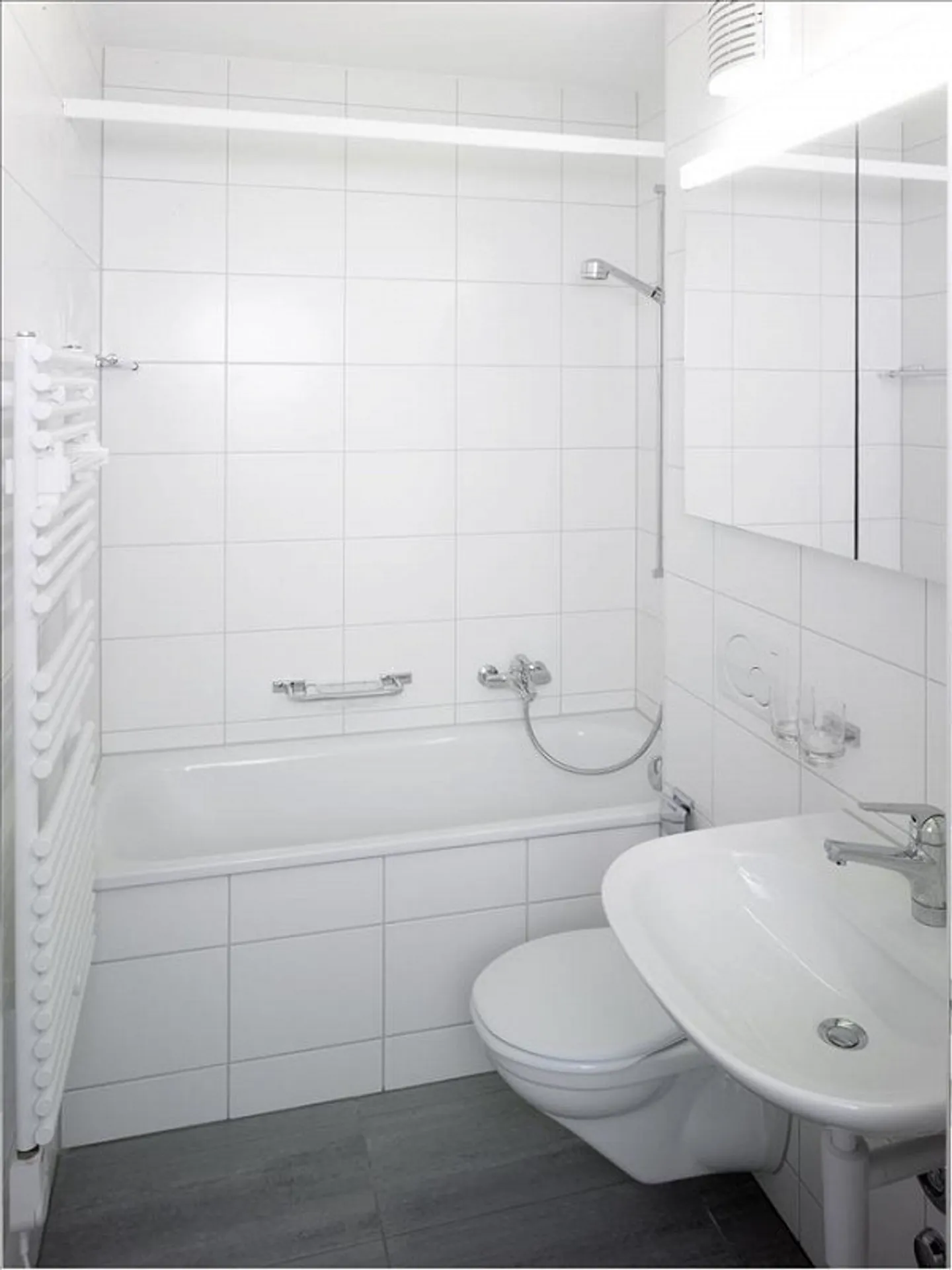 Vivre près de la piscine Eglisee et de la gare Badischer! - Photo 5 sur 5