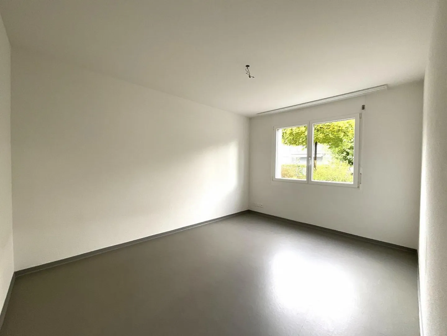 Attraktive 4-Zimmerwohnung im Grünen, Nähe Olten zu vermieten - Foto 3 von 11