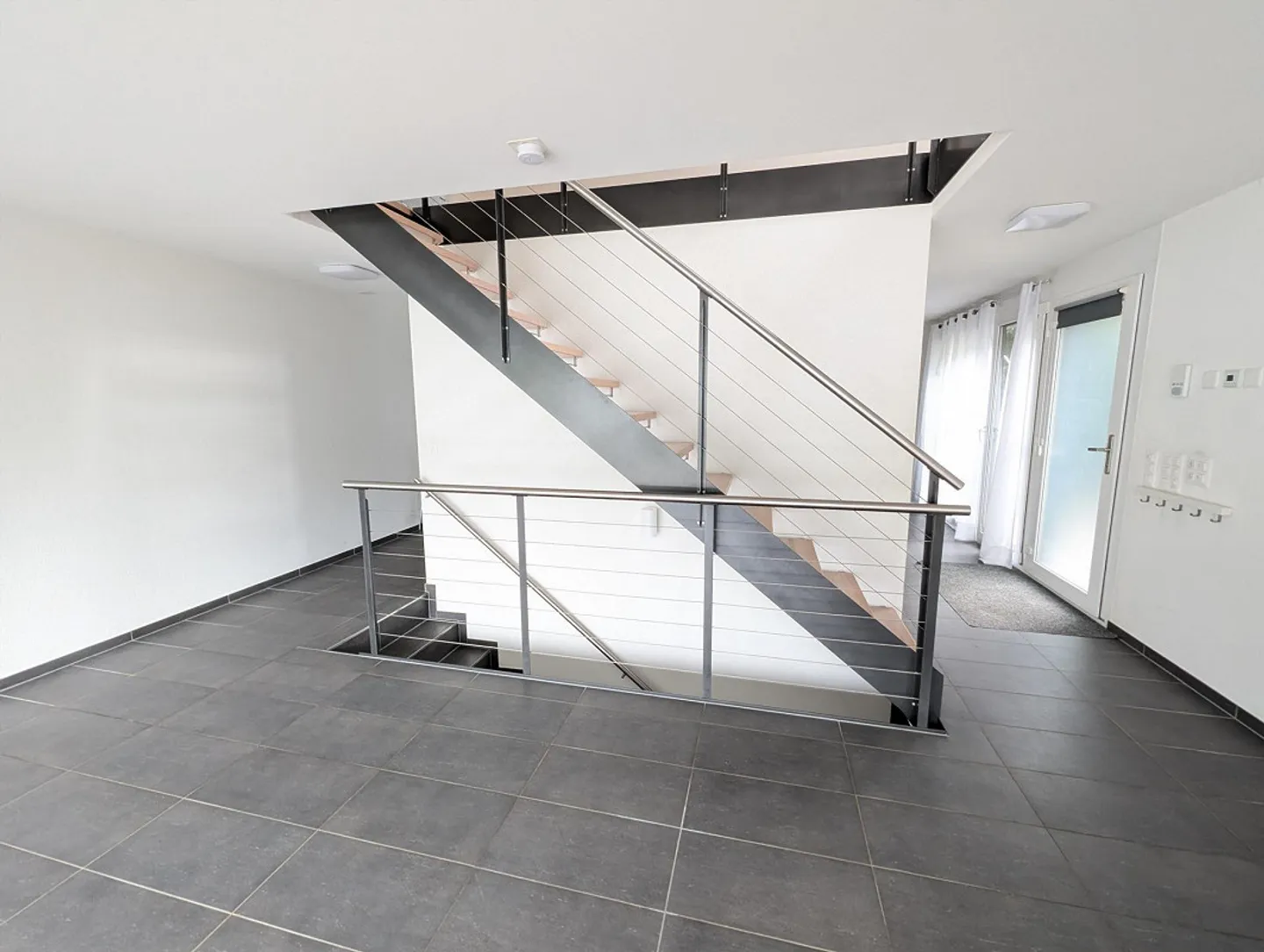 Maison individuelle moderne de 5,5 pièces au standard Minergie à Ar - Photo 3 sur 14