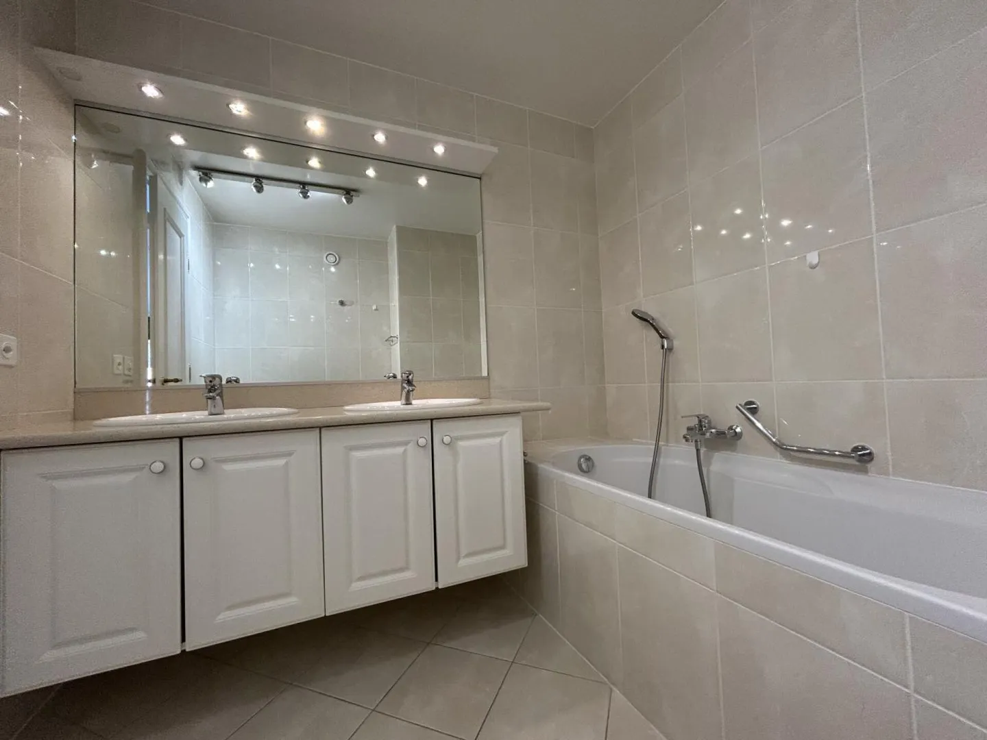 Appartement Charmant dans un Endroit Calme - Photo 11 sur 14