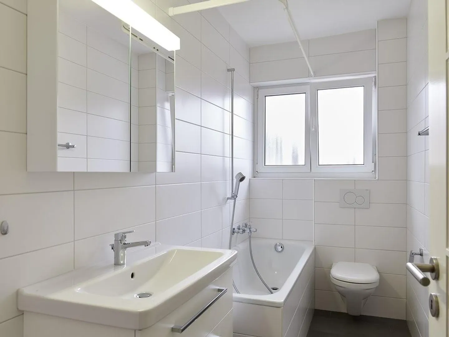 Appartement 2 pièces dans un emplacement verdoyant - Photo 5 sur 8