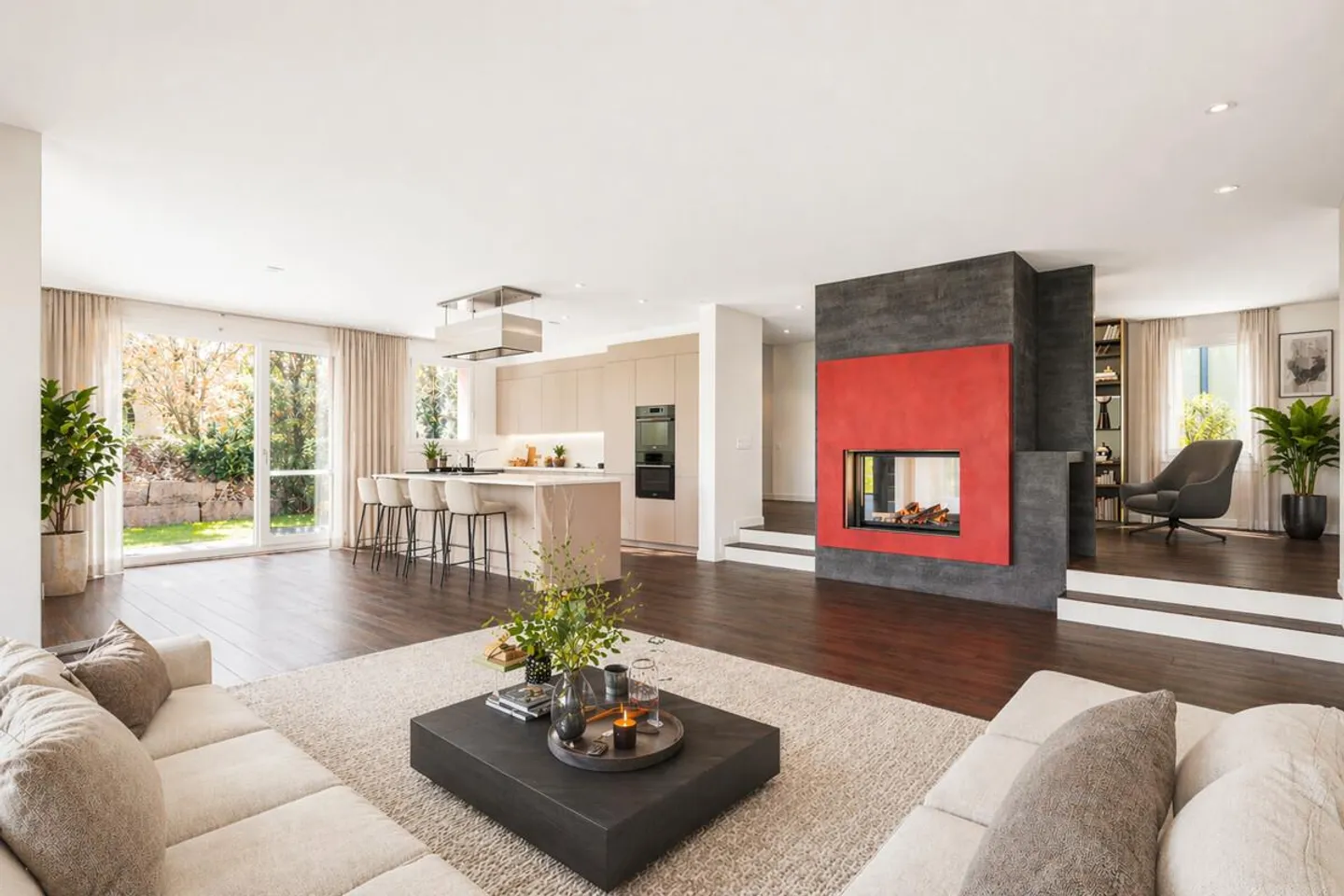 Geräumiges Einfamilienhaus mit Garten - Foto 1 von 7