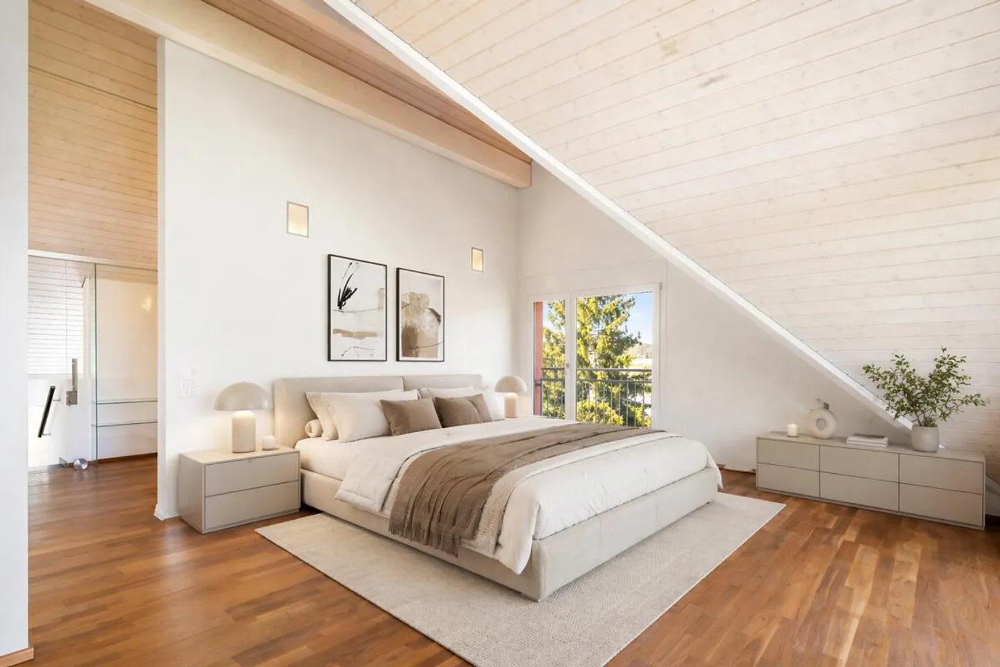 Geräumiges Einfamilienhaus mit Garten - Foto 2 von 7