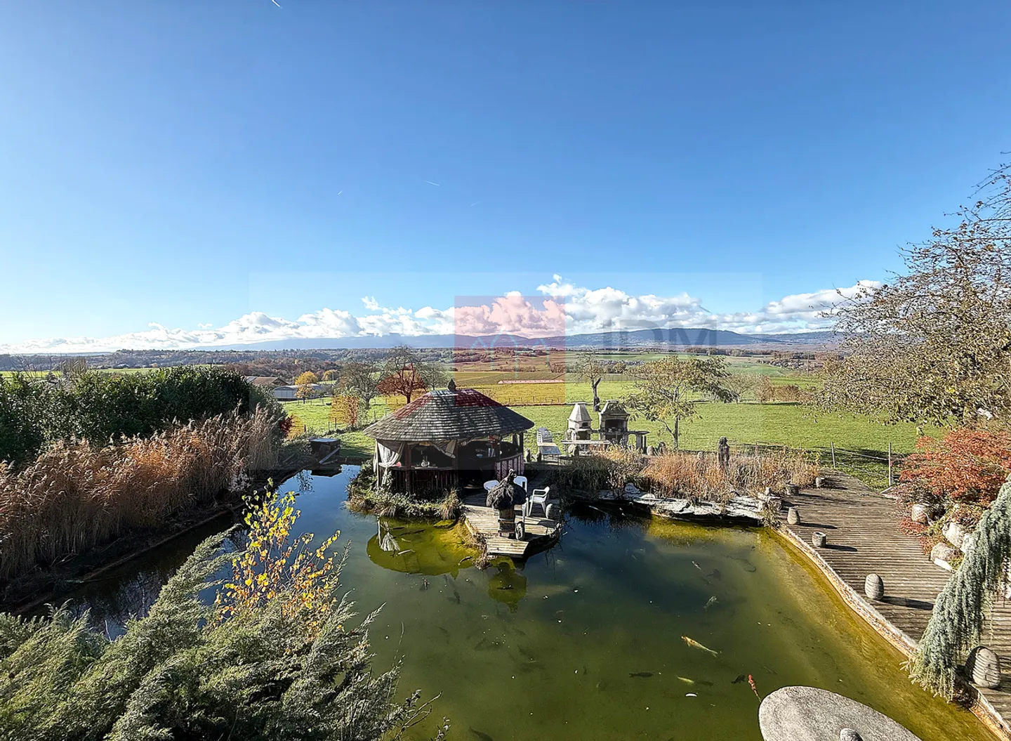 Magnifique propriété de 10,5 pièces, offrant un agréable cadre de vie  - Photo 1 sur 5