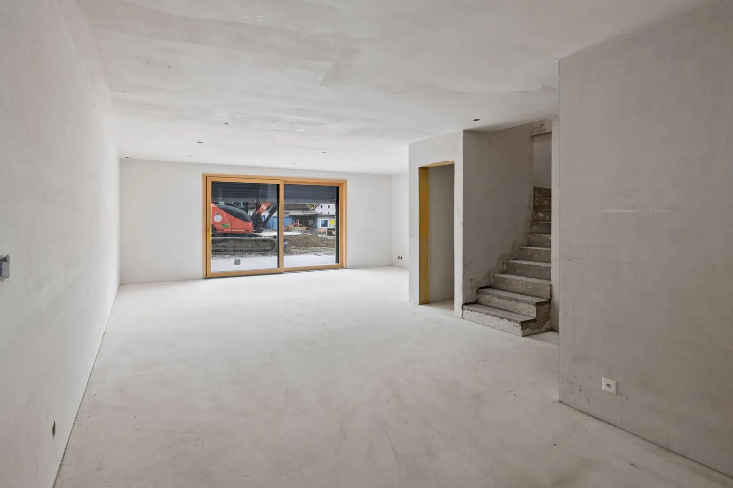 Contemporary Exceptional House - Photo 5 of 10