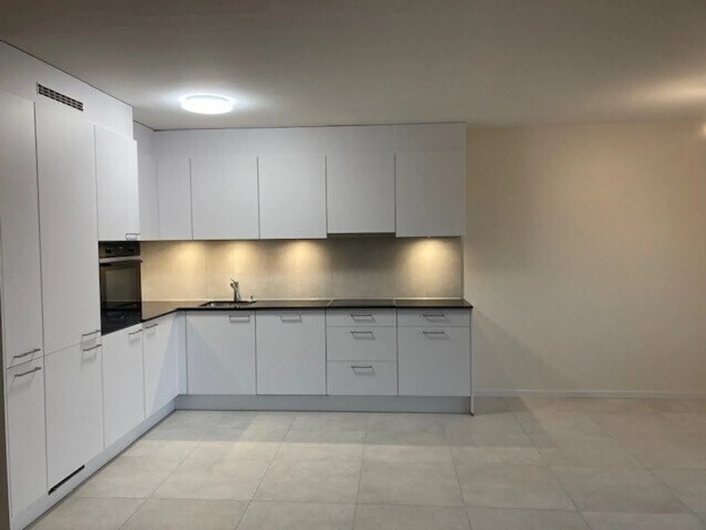 Beautifully renovated 3.5-room apartment with taste in Lausanne - Photo 3 of 5