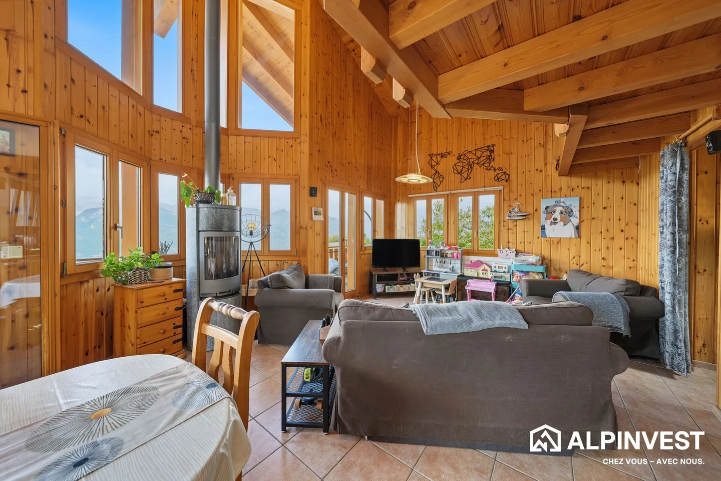 Chalet with Stunning Views - Photo 2 of 13