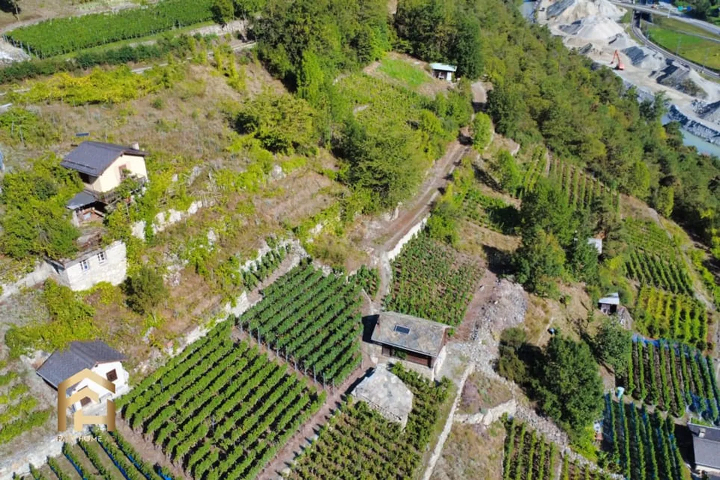 Your retreat between vines and sun - charming vineyard land in Stald - Photo 4 of 10