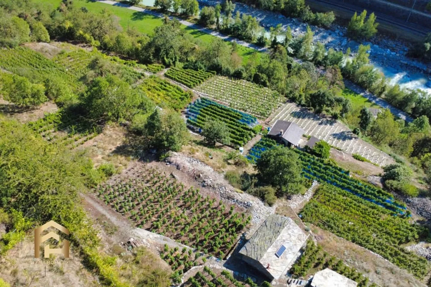 Your retreat between vines and sun - charming vineyard land in Stald - Photo 5 of 10