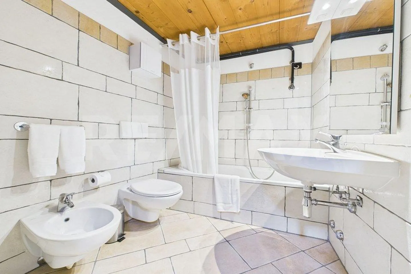 Appartement meublé de 1½ pièces avec mezzanine et vue sur le lac - Photo 9 sur 13